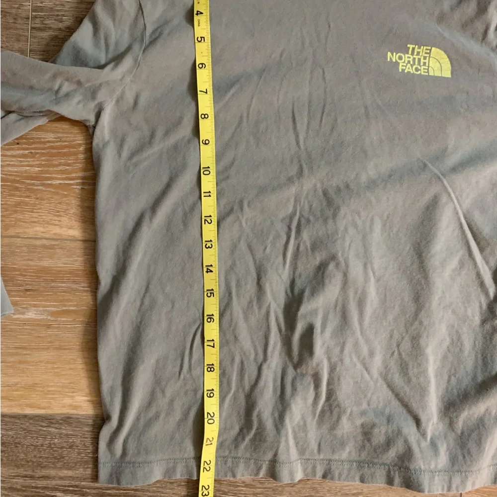 North Face grey long sleeve tee shirt size medium - Picture 6 of 7